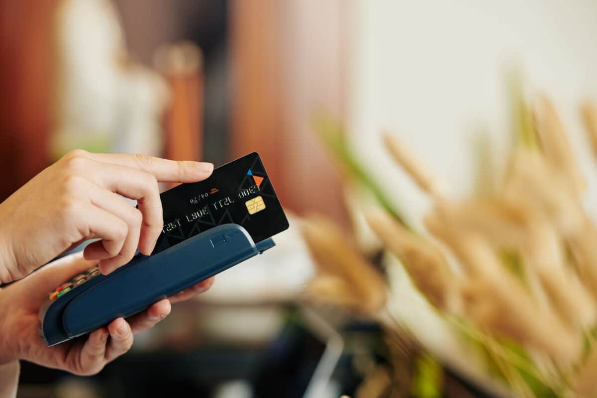 Payer par carte bancaire va devenir de plus en plus rare. La technologie a d'ailleurs elle aussi nécessité une communication importante sur les questions relatives à la sécurité