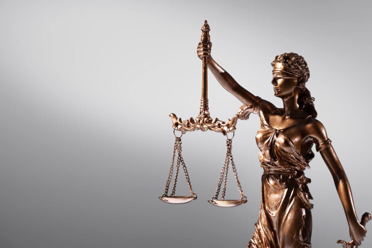 Freepik. Quand la justice détourne le regard