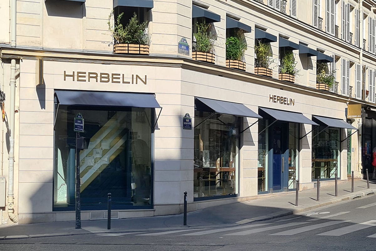 Il est essentiel de mettre en sécurité les documents et de déployer les bons réflexes de sécurité dès la sortie de la boutique d'horlogerie